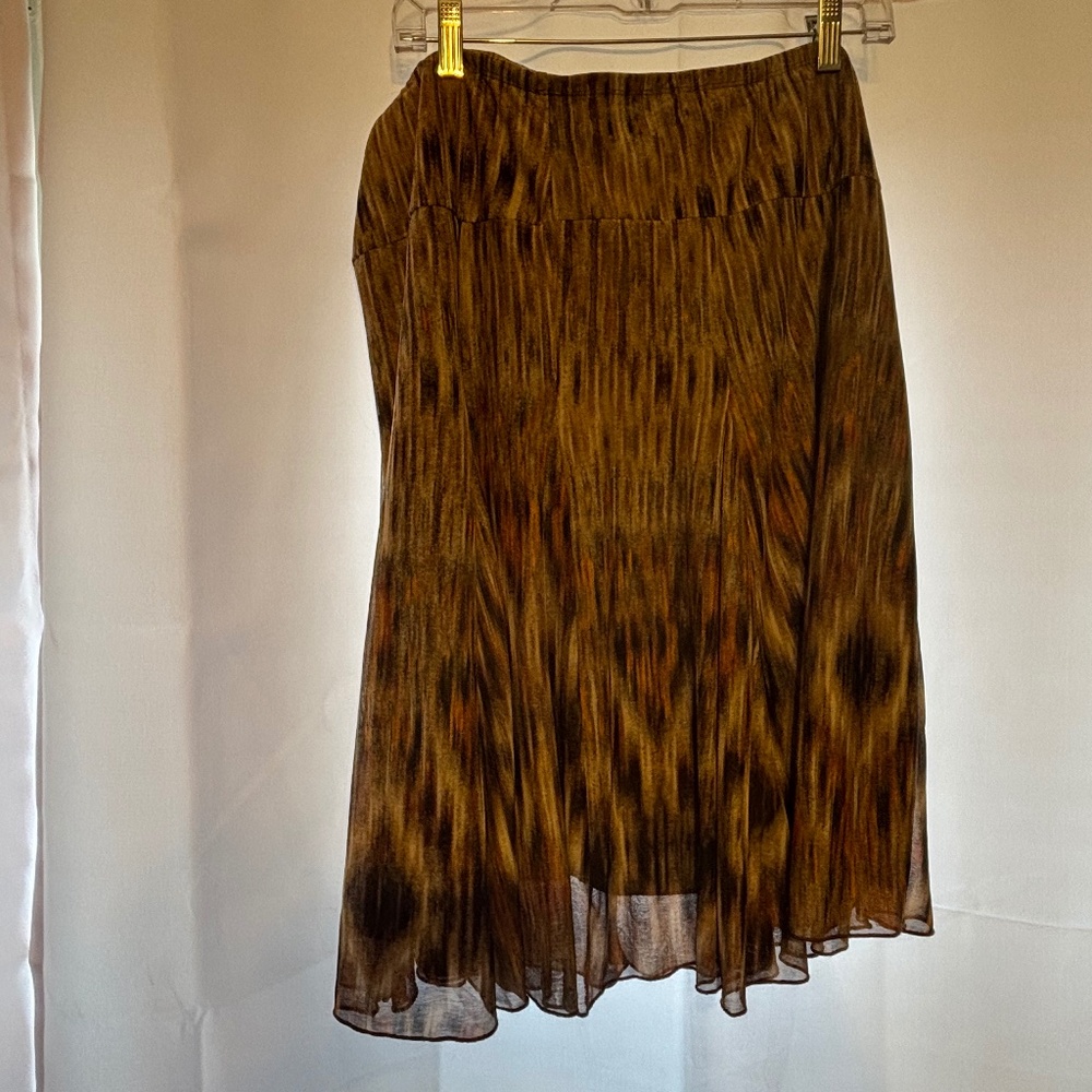 Skirt with stretch waistband